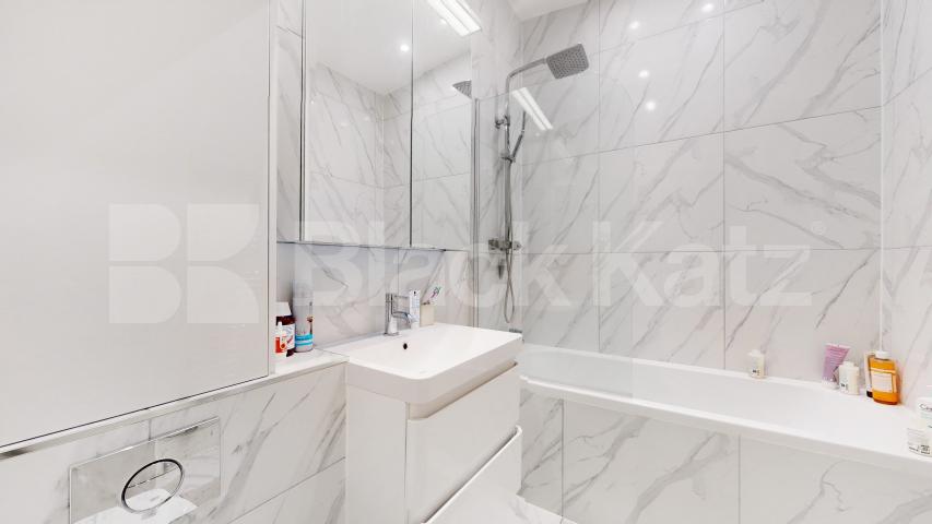 			1 Bedroom, 1 bath, 1 reception Flat			 Parkway, Regents Park / Camden